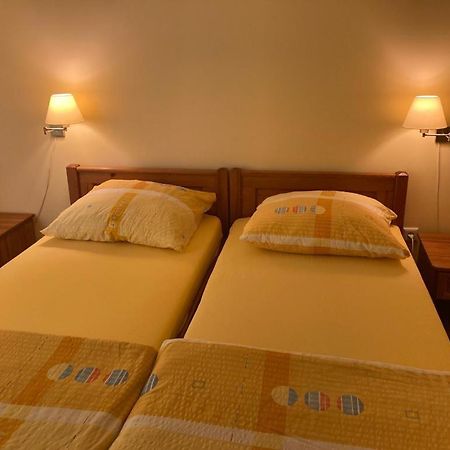 Pod Delfinem Rewal Apartment Екстериор снимка