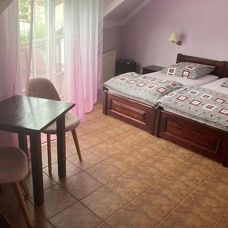 Pod Delfinem Rewal Apartment Екстериор снимка