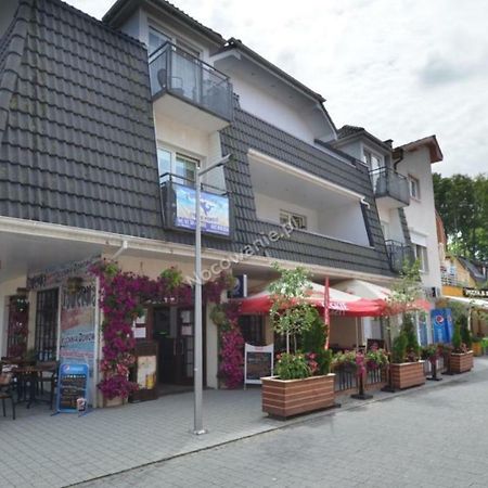 Pod Delfinem Rewal Apartment Екстериор снимка