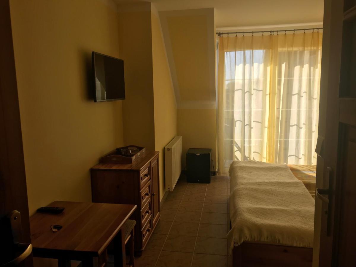 Pod Delfinem Rewal Apartment Екстериор снимка