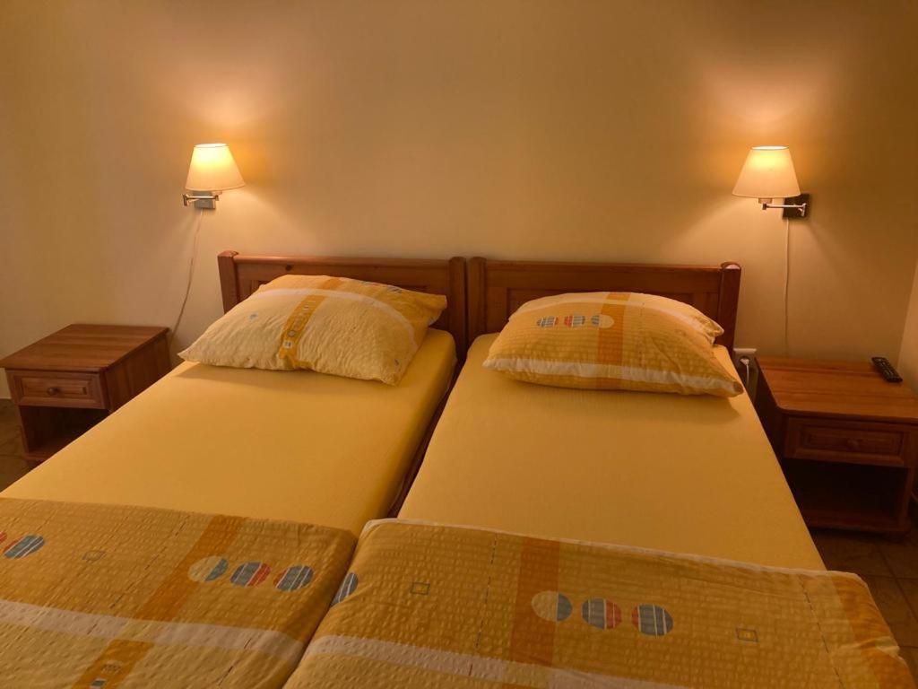 Pod Delfinem Rewal Apartment Екстериор снимка