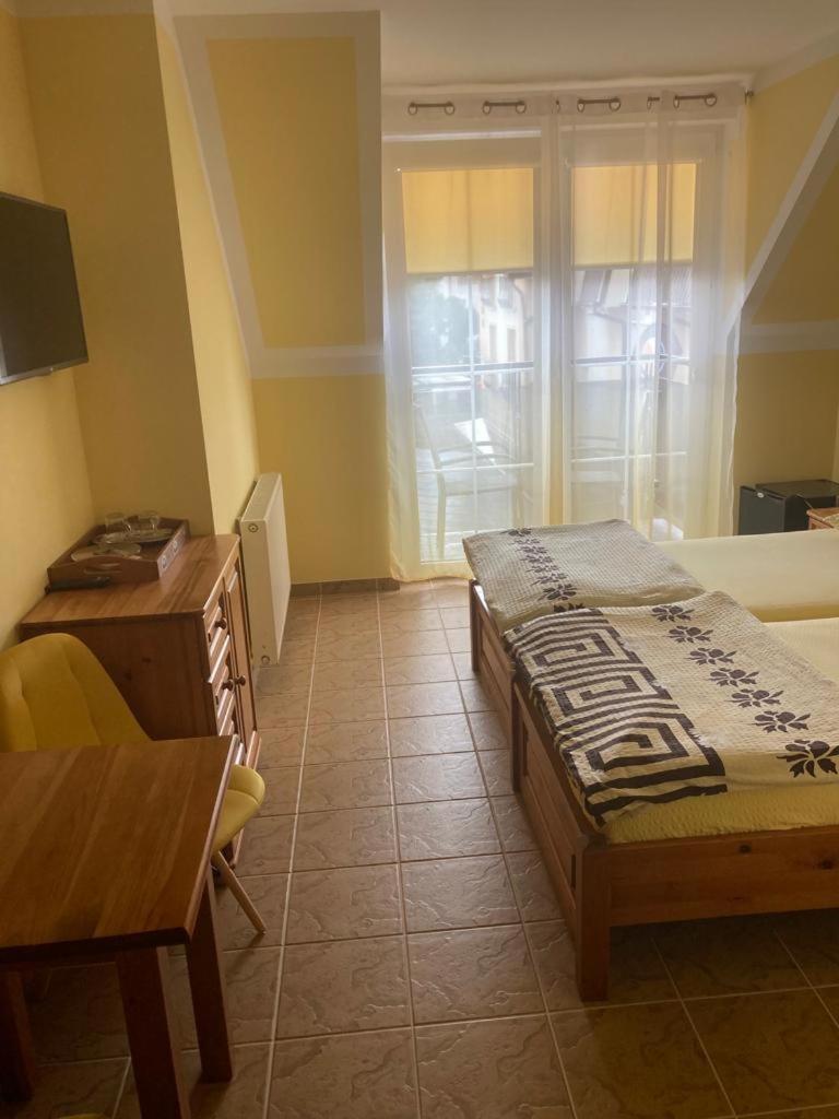 Pod Delfinem Rewal Apartment Екстериор снимка