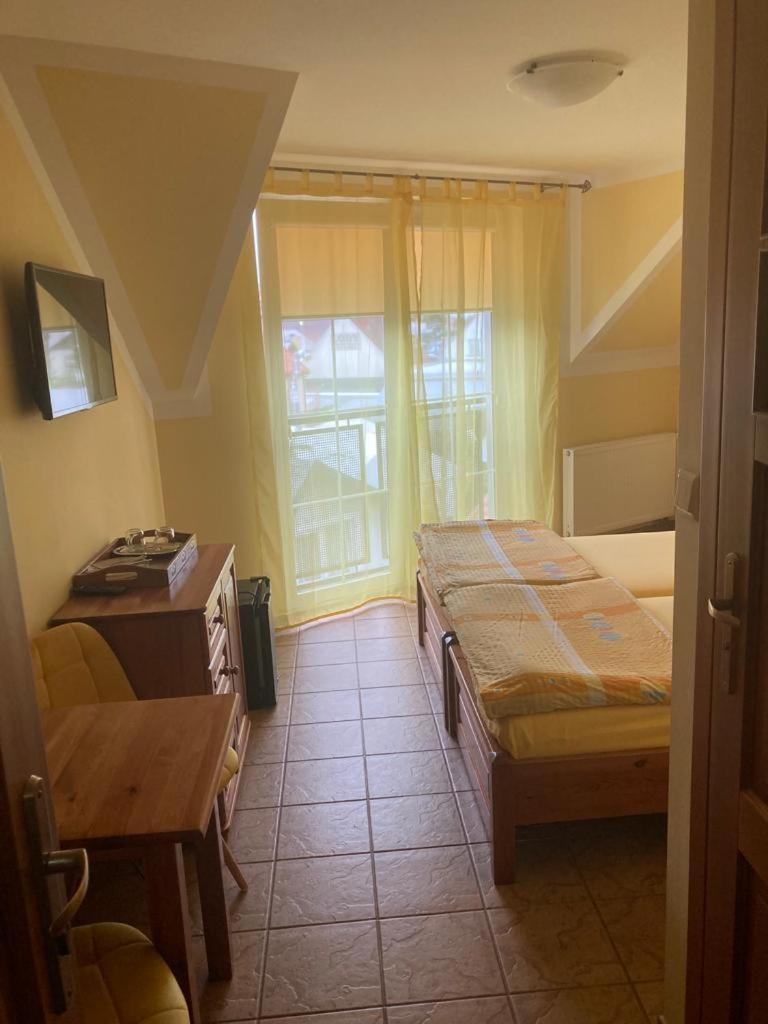 Pod Delfinem Rewal Apartment Екстериор снимка