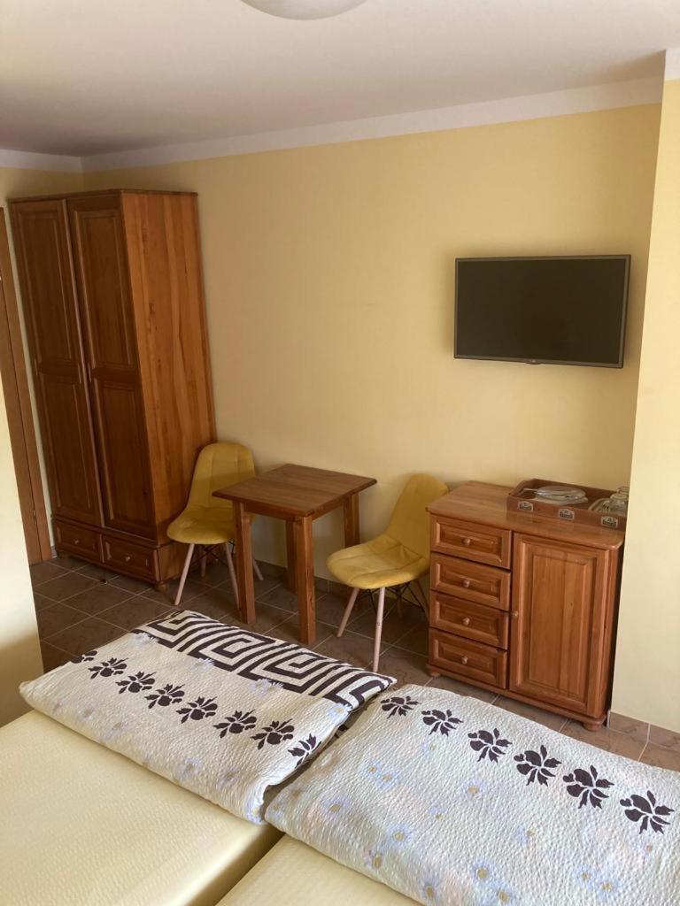 Pod Delfinem Rewal Apartment Екстериор снимка