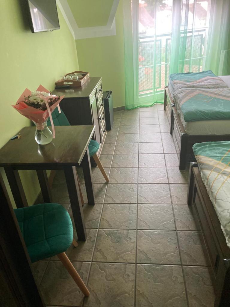 Pod Delfinem Rewal Apartment Екстериор снимка