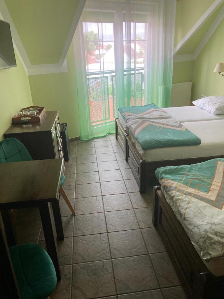 Pod Delfinem Rewal Apartment Екстериор снимка